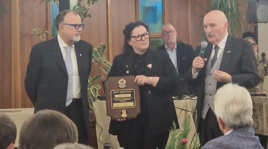 Un riconoscimento speciale La Melvin Jones Fellowship dal Lions Club Nizza Canelli